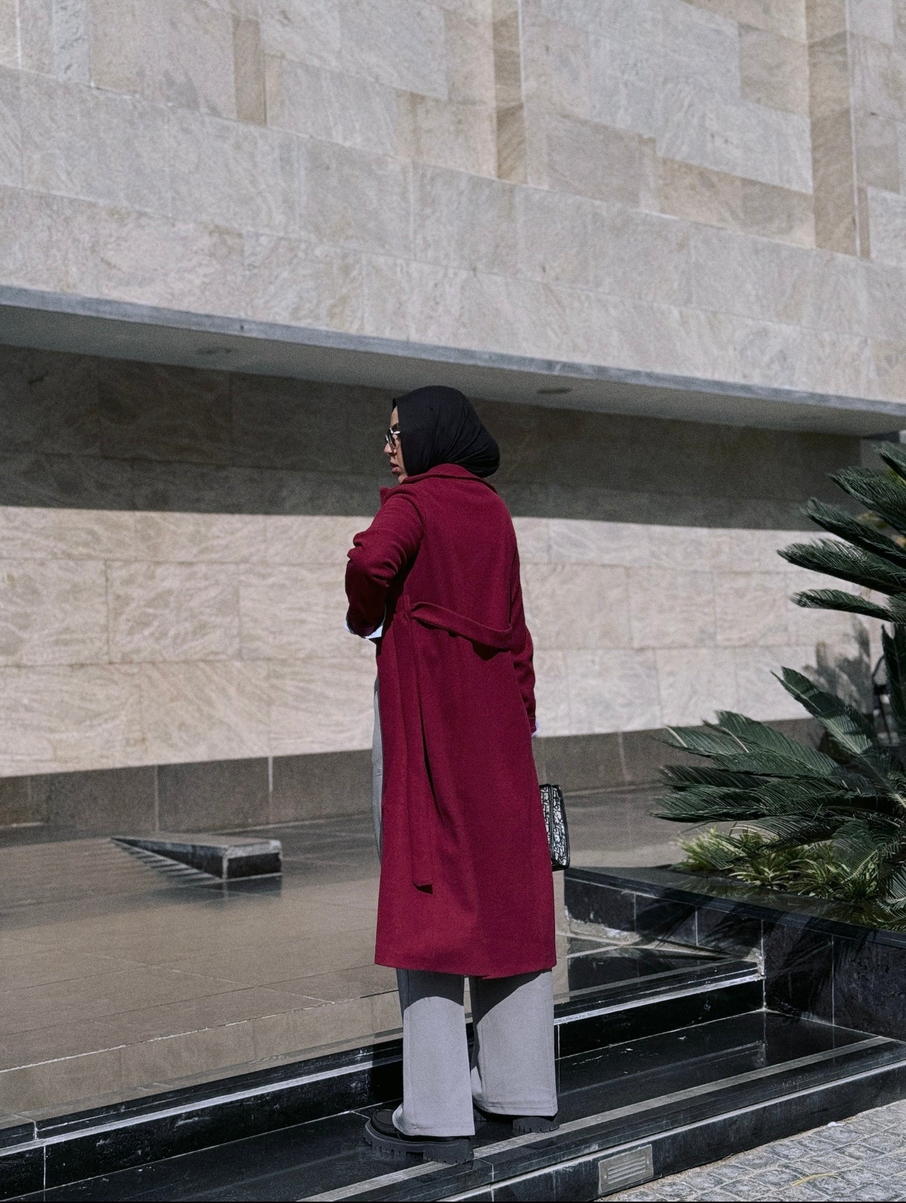 Cozy Minimal Wool Coat - Burgundy